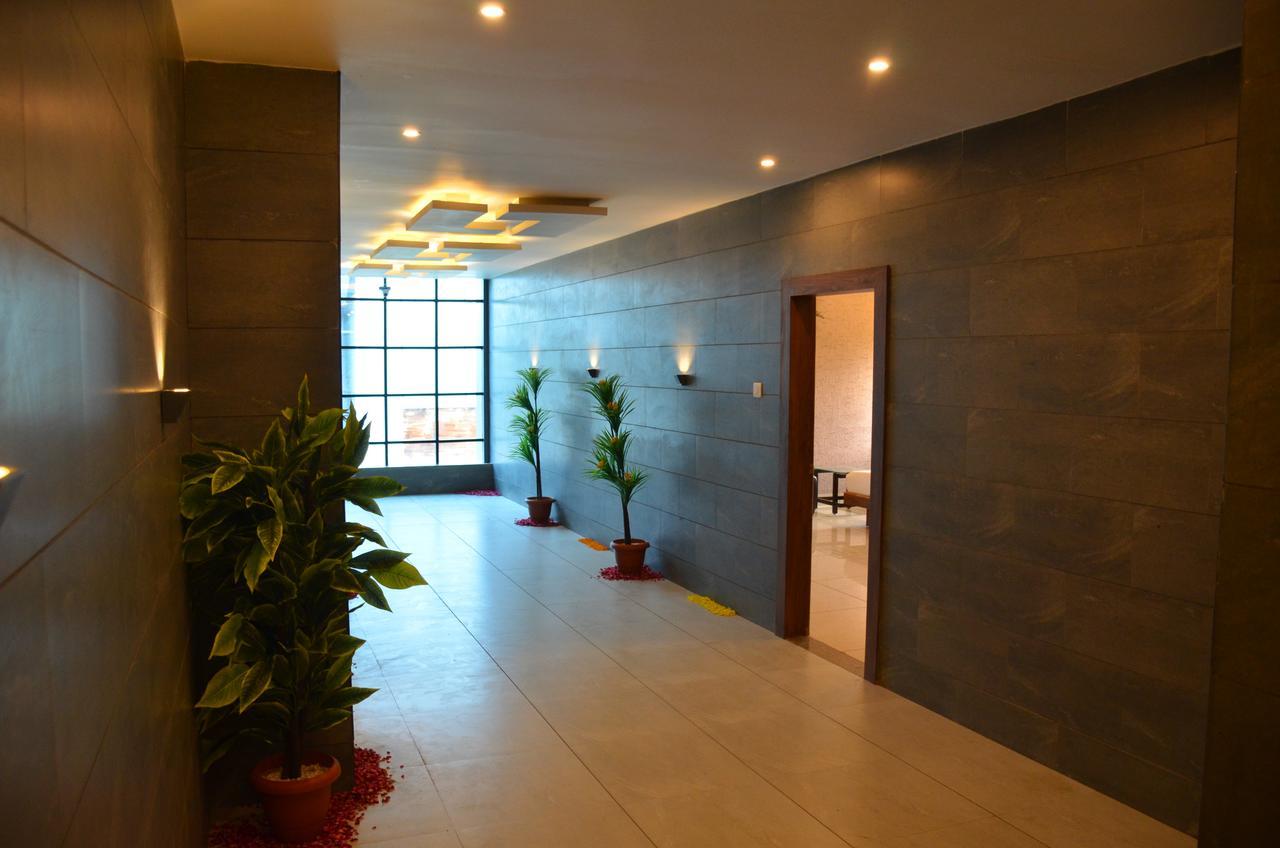 Apple Residency Hotel Pātan Exterior foto