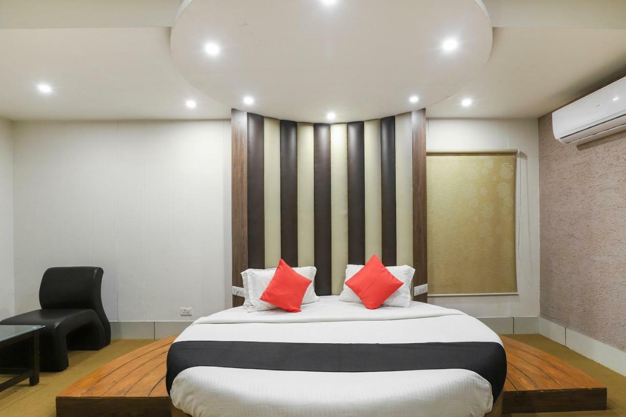 Apple Residency Hotel Pātan Exterior foto