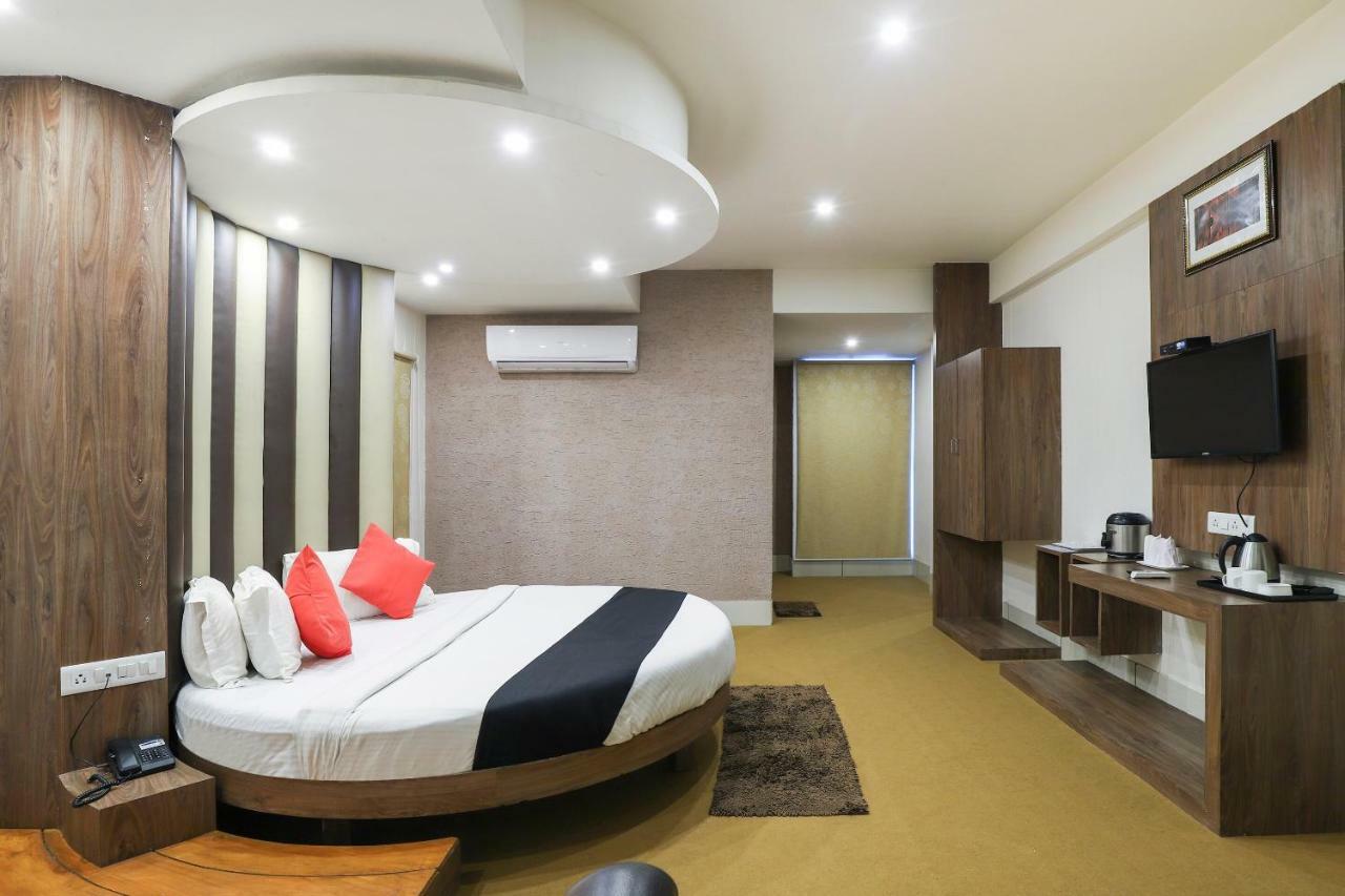 Apple Residency Hotel Pātan Exterior foto