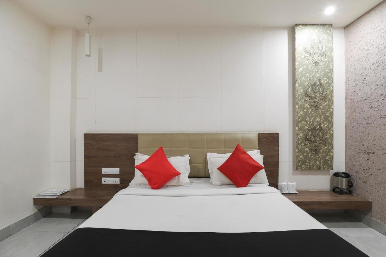 Apple Residency Hotel Pātan Exterior foto